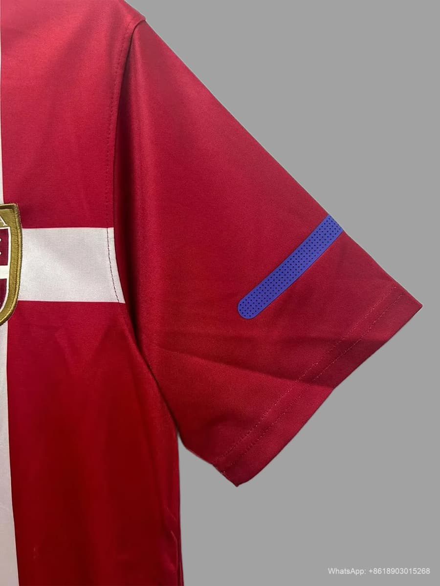 2010 Serbia Home Retro Soccer jersey detalj 2