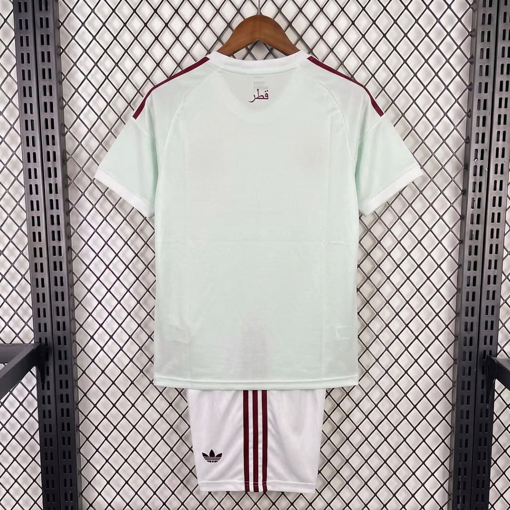 2026 Qatar Away Kids Soccer Jersey detalj 2