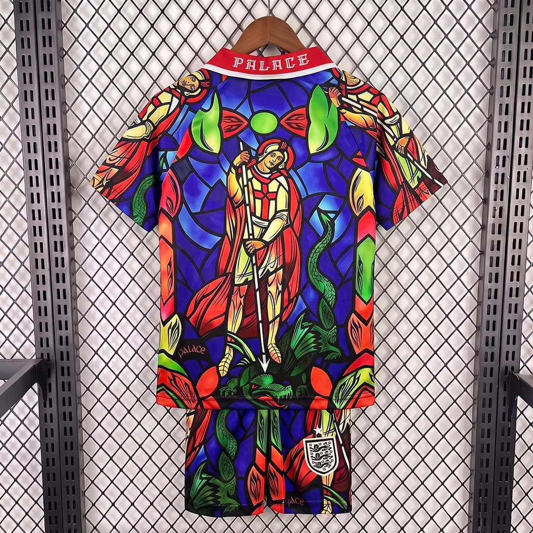 2026 England x Palace Skateboards St. George Dragon Stained-glass Red Kids Soccer Jersey detalj 2