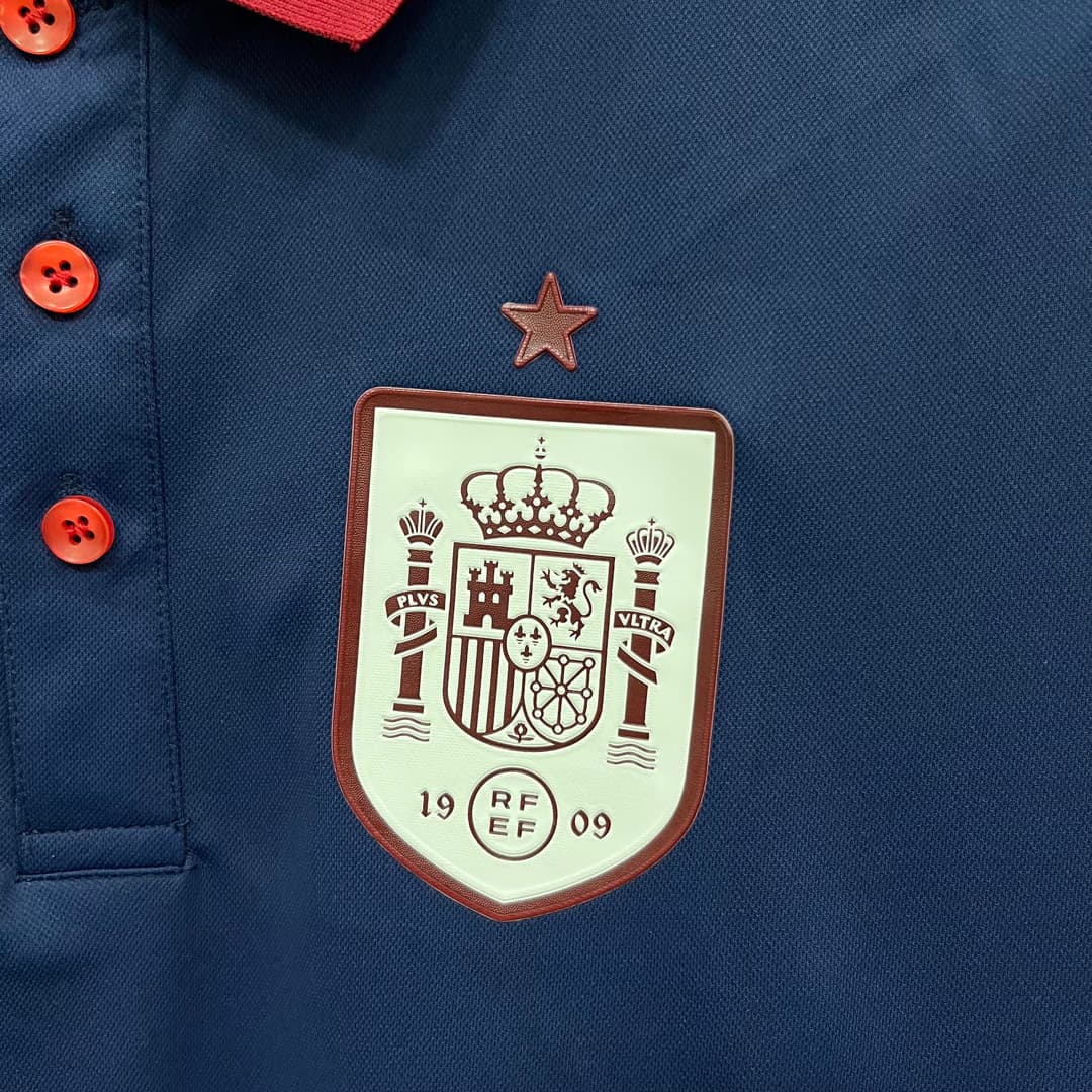 2026 Spain Navy Red Polo detalj 4