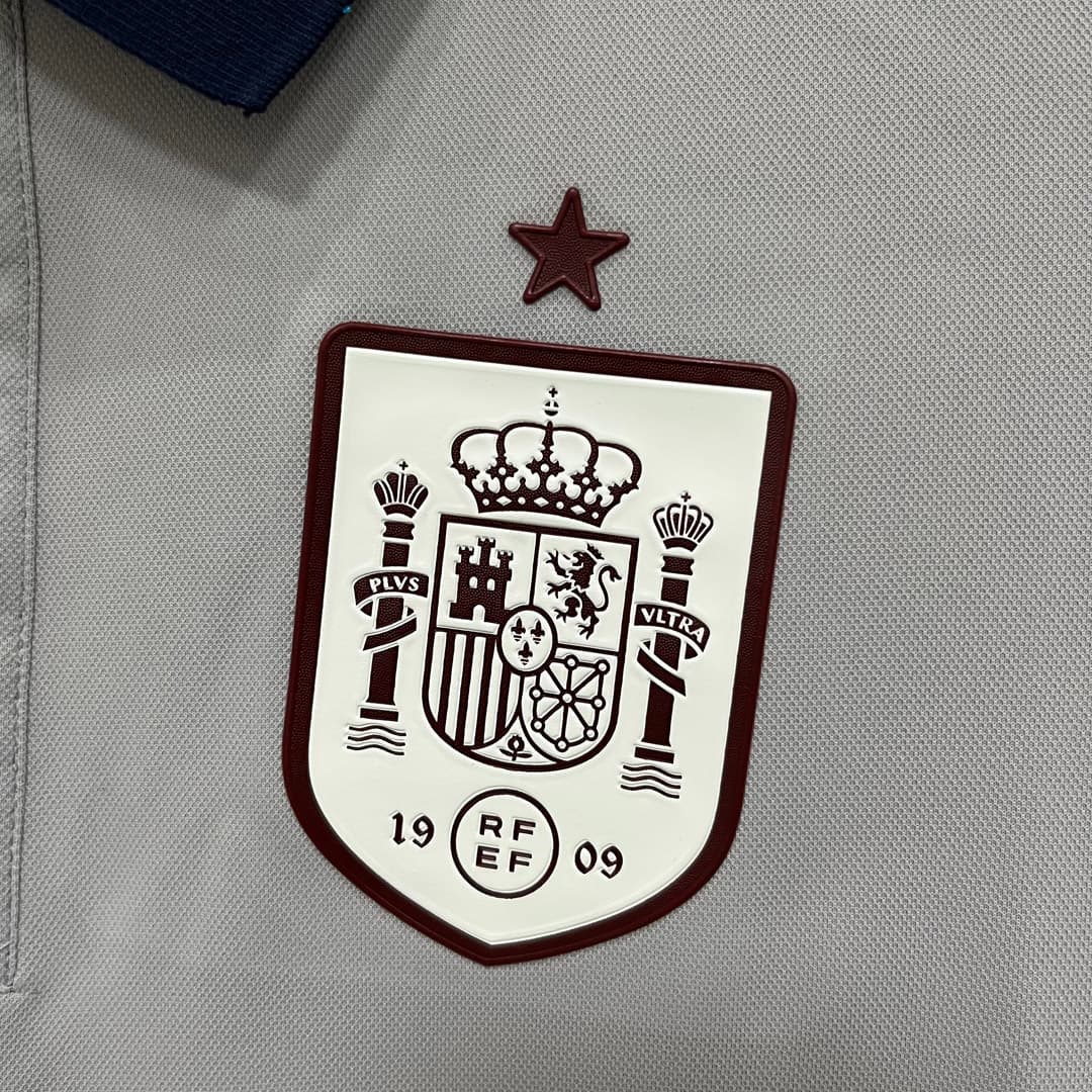 2026 Spain Grey Navy Red Polo detalj 5