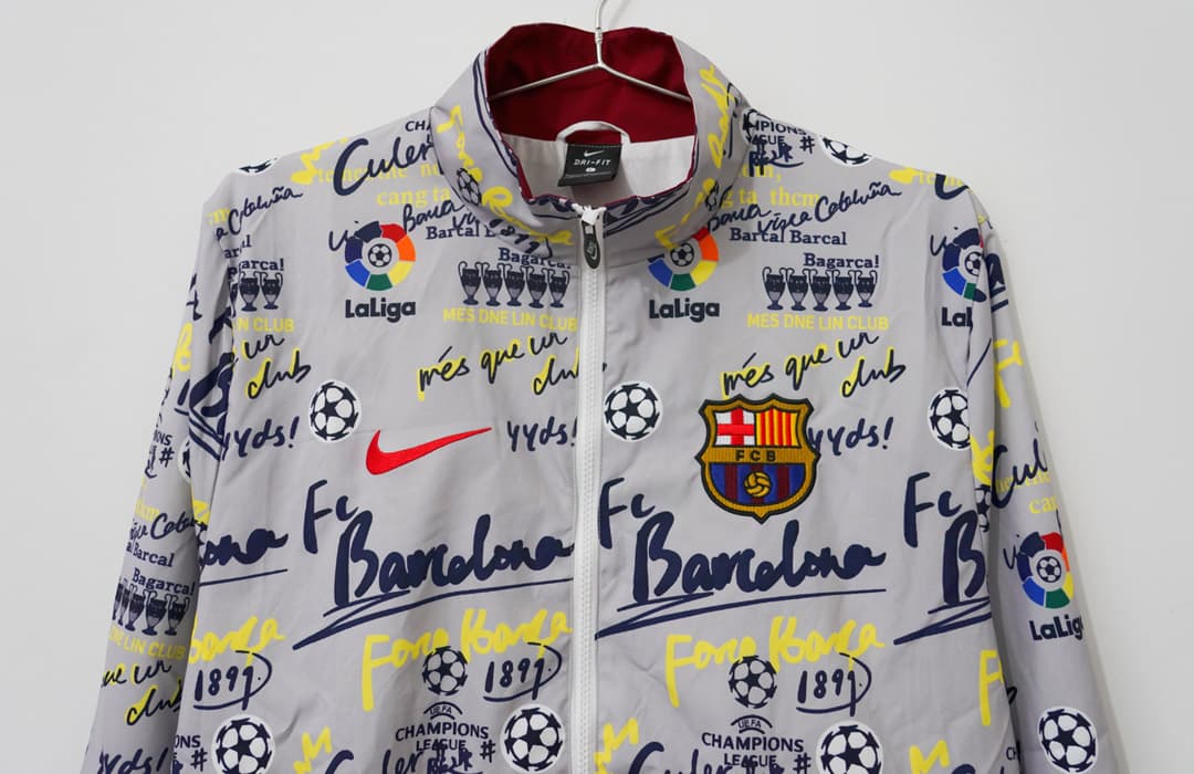 24/25 Barcelona Grey Windbreaker detalj 8