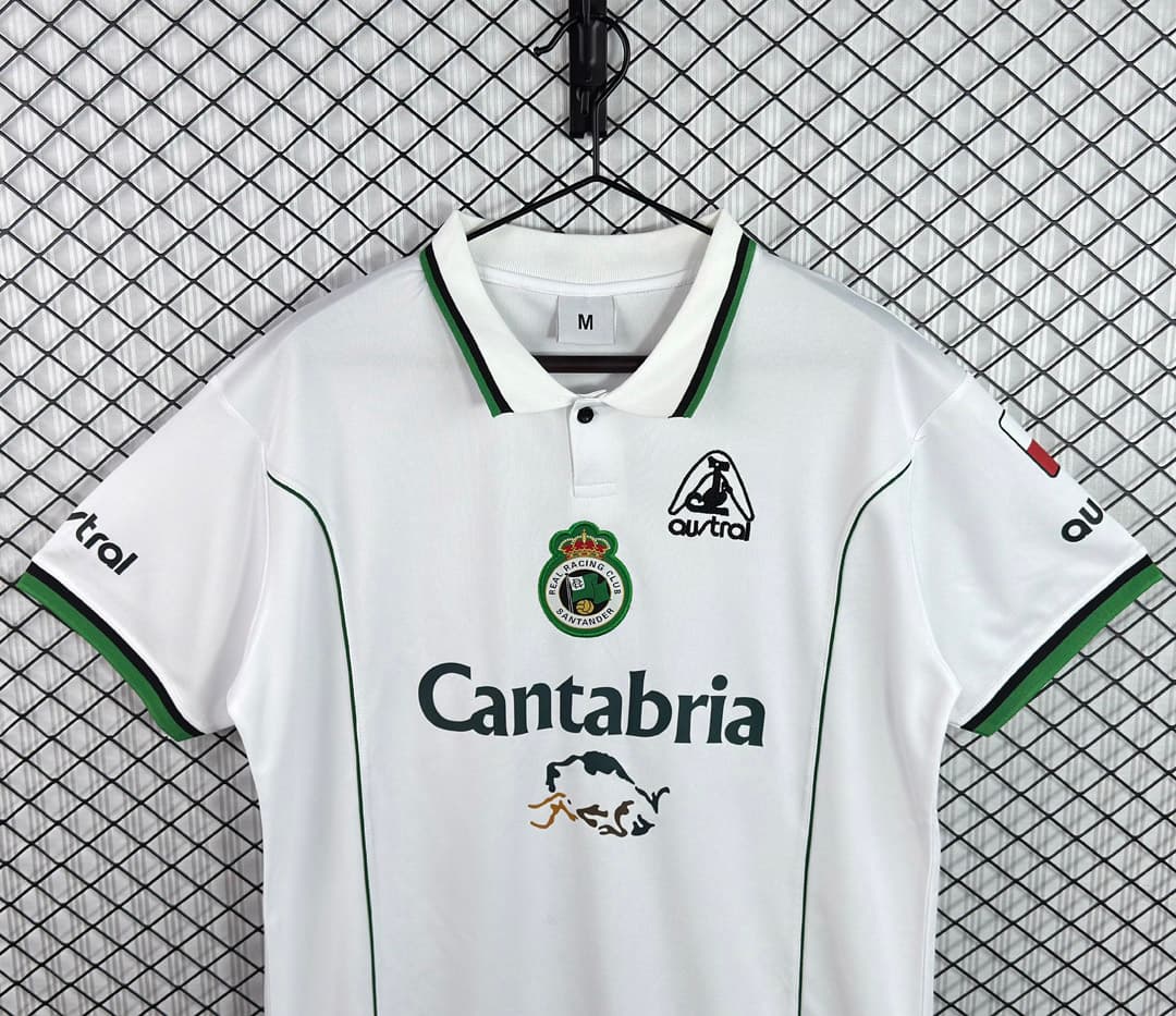 98/01 Santander Home Retro Soccer Jersey detalj 3